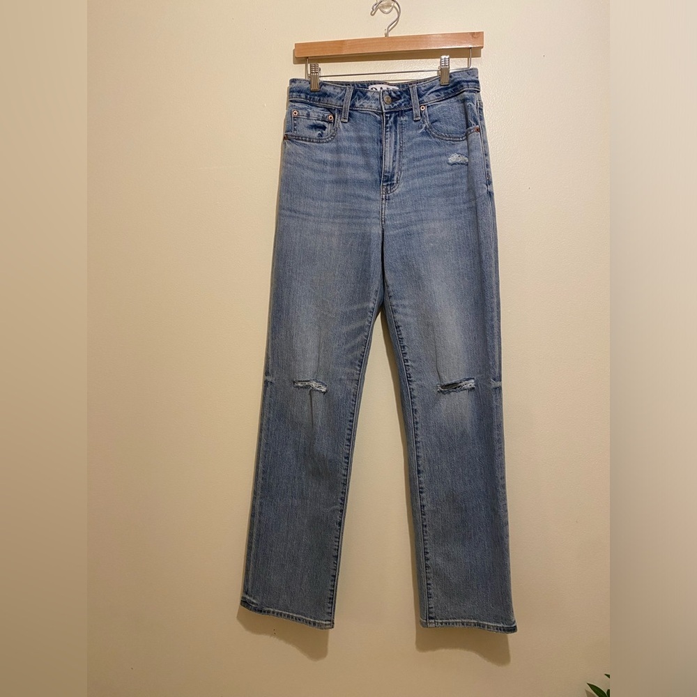 DAZE Classic Blue Women's Straight Leg Jeans. Size 27